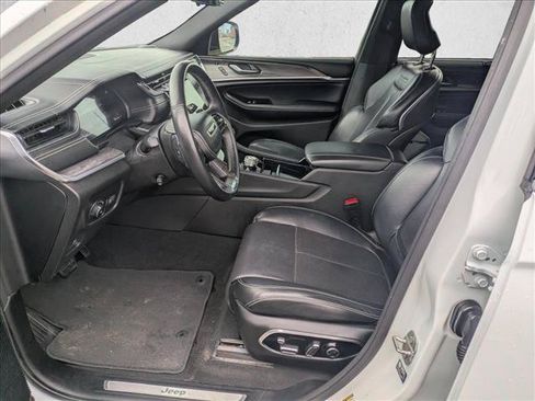 Used 2021 Jeep Grand Cherokee L Overland w/ Luxury Tech Group IV AWD/4WD image 15