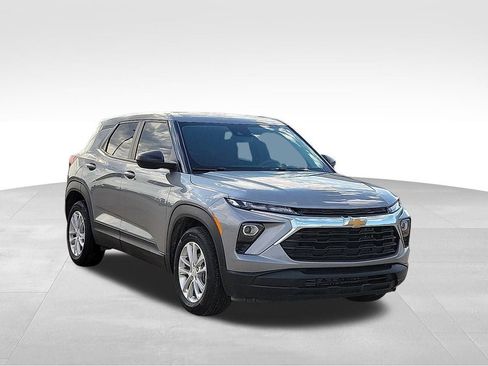 Used 2025 Chevrolet TrailBlazer LS w/ LS Convenience Package FWD image 1
