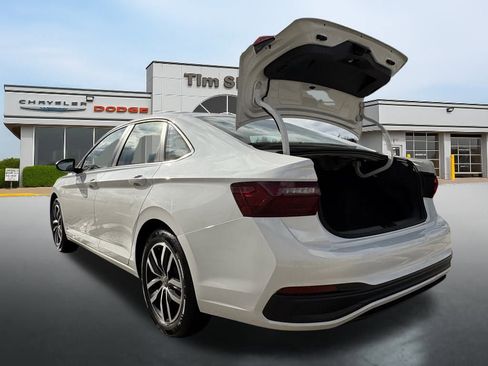 Used 2025 Volkswagen Jetta SE image 13