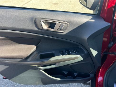 Used 2020 Ford EcoSport SE image 11