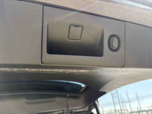 Used 2015 Chevrolet Suburban LTZ image 14