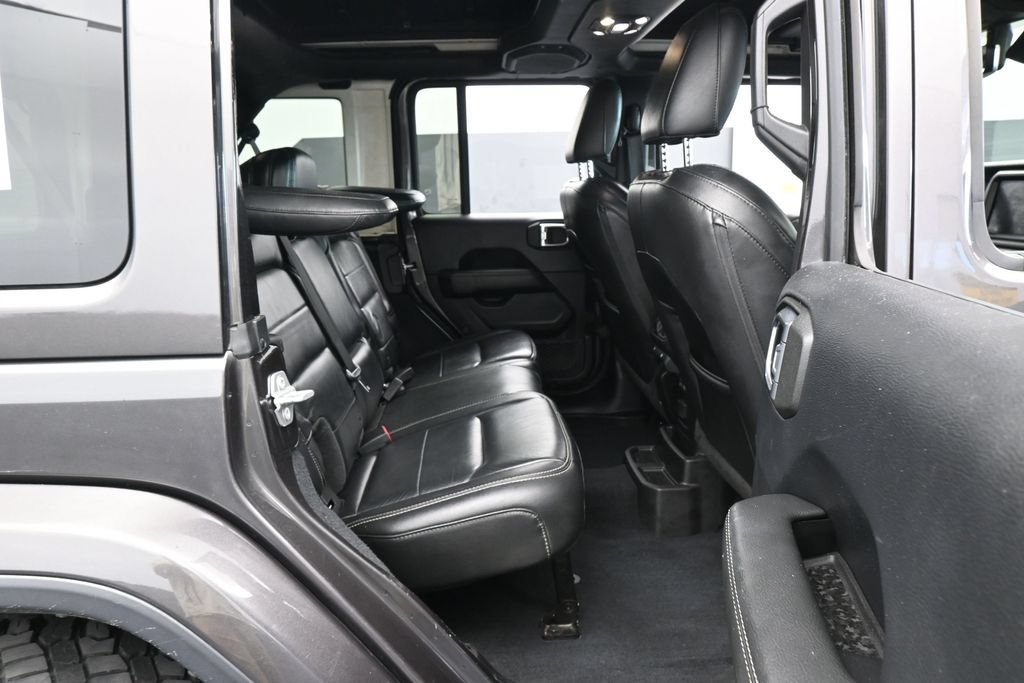 Used 2018 Jeep Wrangler Unlimited Sahara AWD/4WD image 34