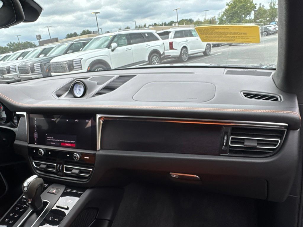 Used 2022 Porsche Macan GTS AWD/4WD image 25