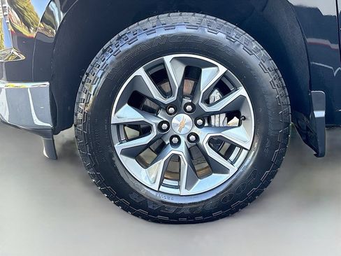 Used 2025 Chevrolet Silverado 1500 LT AWD/4WD image 30