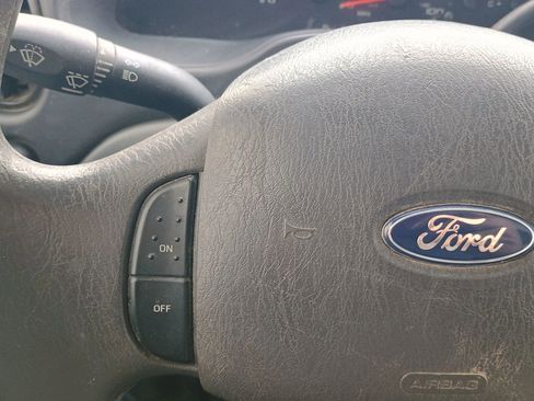 Used 2006 Ford E-350 and Econoline 350 Super Duty image 13