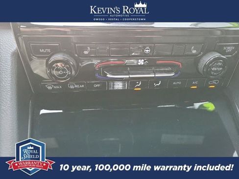 Used 2025 Jeep Grand Cherokee Altitude AWD/4WD image 14