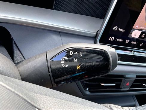 New 2026 Volkswagen Tiguan SE R-Line AWD/4WD image 29