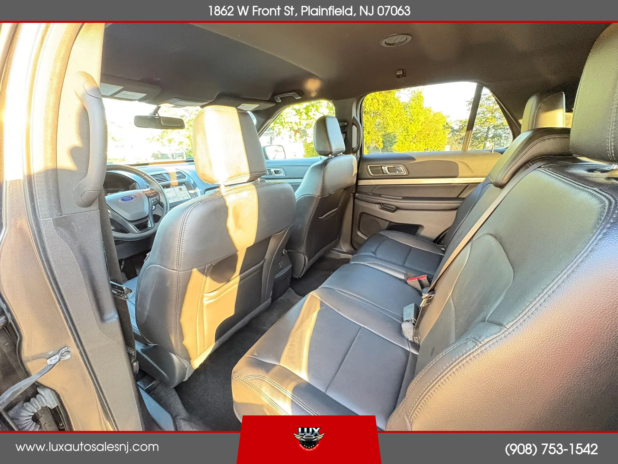 Used 2018 Ford Explorer XLT w/ Equipment Group 202A AWD/4WD image 41