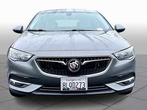 Used 2018 Buick Regal Essence image 3