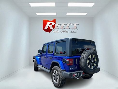 Used 2018 Jeep Wrangler Unlimited Sahara AWD/4WD image 10