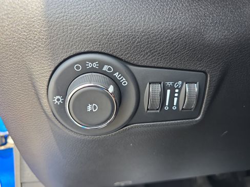 Used 2023 Jeep Compass Trailhawk AWD/4WD image 24