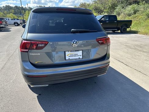 Used 2018 Volkswagen Tiguan S image 4