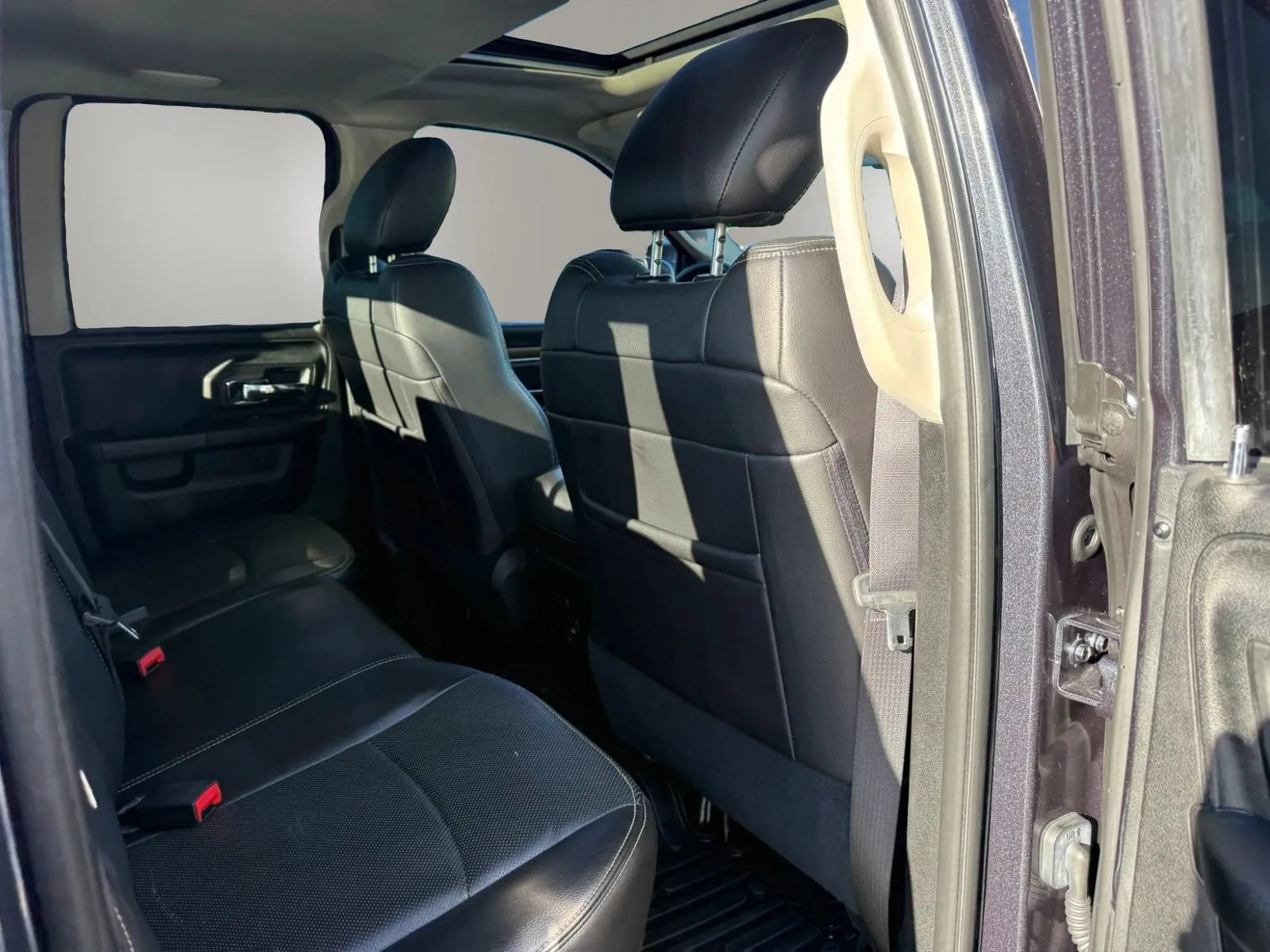 Used 2016 RAM 1500 Laramie w/ Convenience Group AWD/4WD image 48