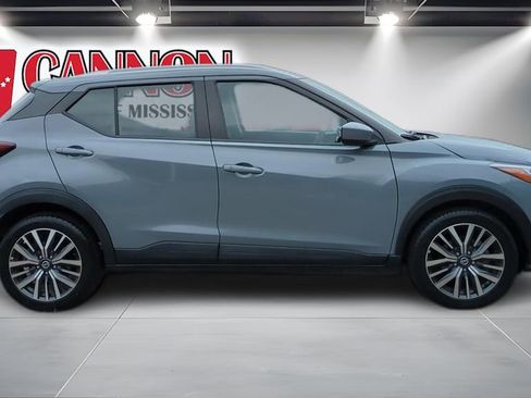 Used 2021 Nissan Kicks SV FWD image 4