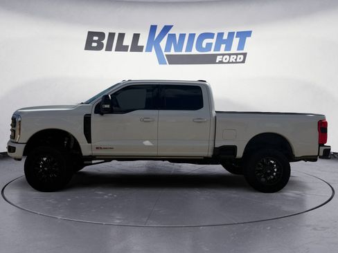 Used 2025 Ford F350 Platinum w/ FX4 Off-Road Package AWD/4WD image 2