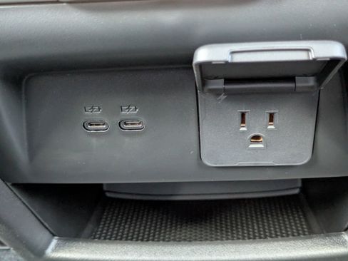 New 2026 Chevrolet Traverse RS image 11