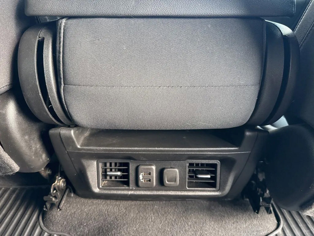 Used 2022 Chevrolet Silverado 1500 LT AWD/4WD image 31