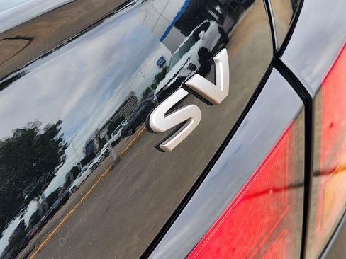 Used 2024 Nissan Altima 2.5 SV FWD image 12
