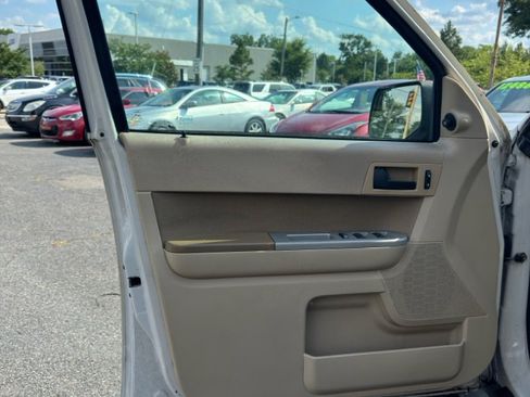 Used 2012 Ford Escape XLT image 9