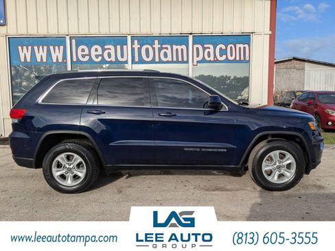 Used 2017 Jeep Grand Cherokee Laredo w/ Quick Order Package 2BE image 3