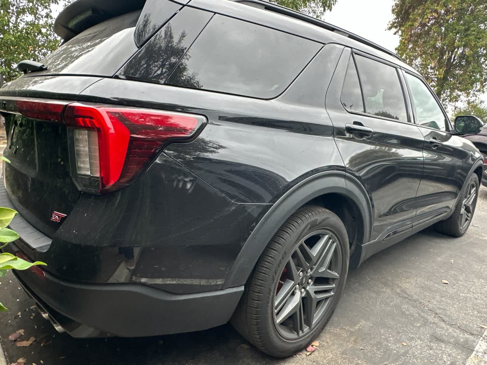 Used 2025 Ford Explorer ST RWD image 4