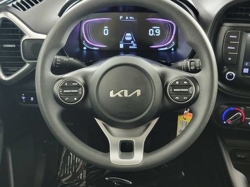 Used 2025 Kia Soul LX w/ LX Technology Package FWD image 24