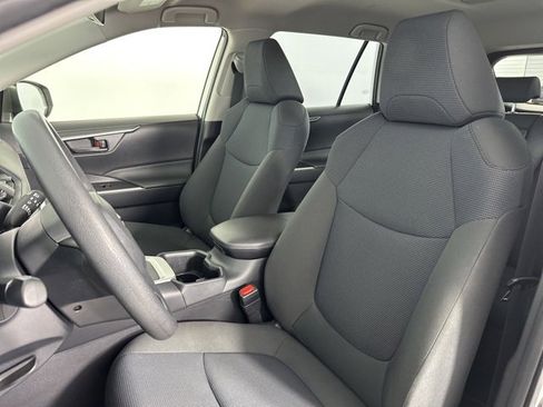 Used 2023 Toyota RAV4 LE image 13
