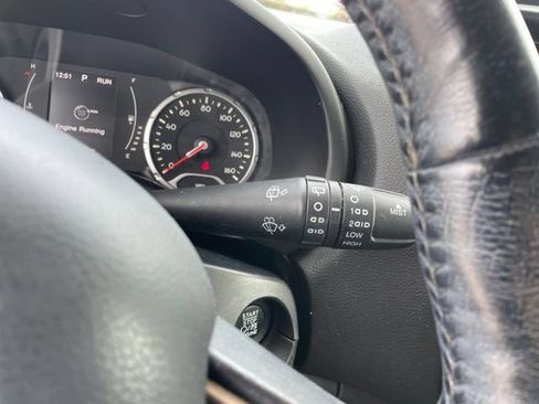 Used 2016 Jeep Renegade 75th Anniversary FWD image 27