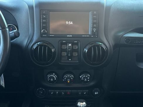 Used 2015 Jeep Wrangler Unlimited Sahara AWD/4WD image 19