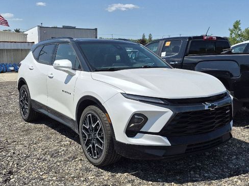 Used 2023 Chevrolet Blazer RS w/ Driver Confidence II Package AWD/4WD image 2