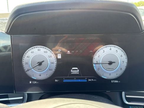 Certified 2025 Hyundai Elantra SEL FWD image 21