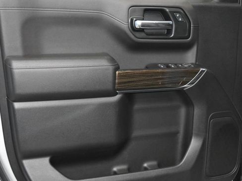 Used 2019 Chevrolet Silverado 1500 LT w/ All-Star Edition image 4