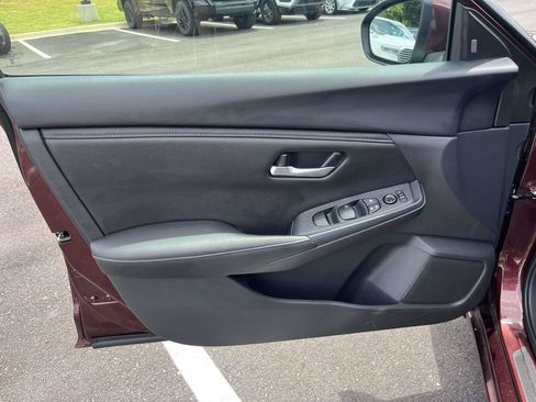 Used 2025 Nissan Sentra SV FWD image 13
