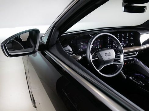Certified 2025 Audi Q5 Premium w/ Premium Plus AWD/4WD image 25