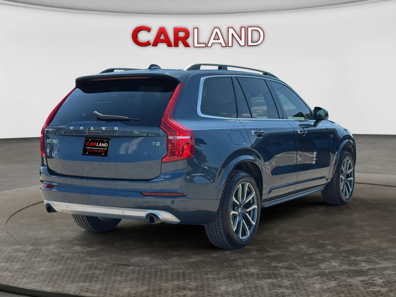 Used 2018 Volvo XC90 T5 Momentum w/ Convenience Package FWD image 6