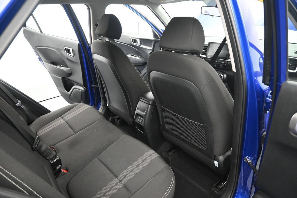 Used 2024 Hyundai Venue SEL FWD image 17
