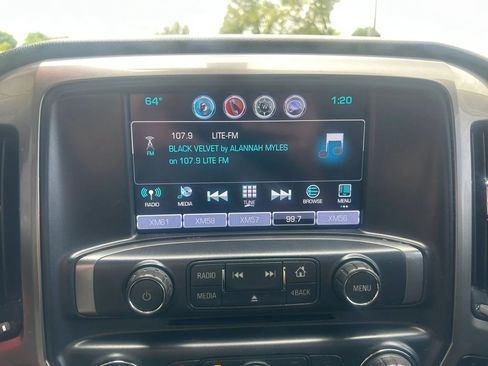 Used 2018 Chevrolet Silverado 1500 LT w/ All Star Edition AWD/4WD image 9