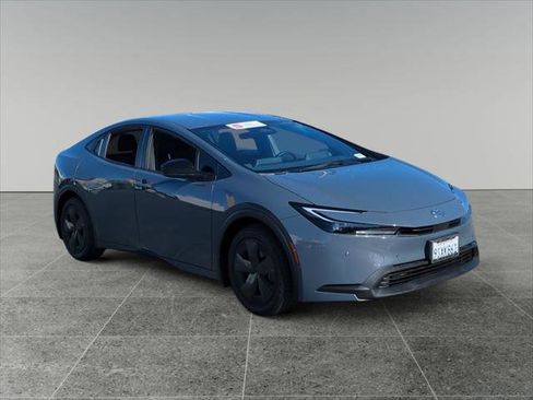 Certified 2025 Toyota Prius Limited image 7