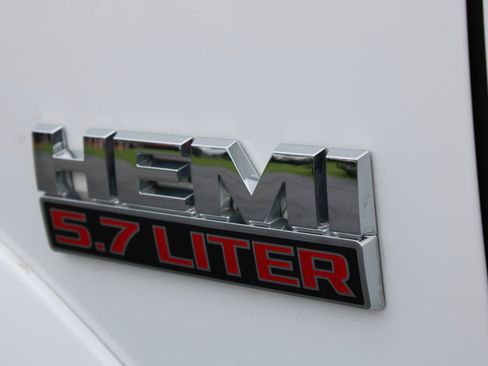Used 2017 RAM 1500 Laramie w/ Convenience Group AWD/4WD image 8
