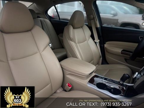 Used 2018 Acura TLX FWD image 8