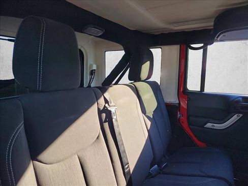 Used 2016 Jeep Wrangler Unlimited Sahara w/ Connectivity Group image 16