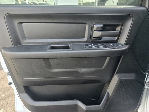 Used 2024 RAM 2500 Tradesman w/ Chrome Appearance Group image 10