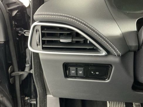 Used 2018 Jaguar F-PACE S image 26