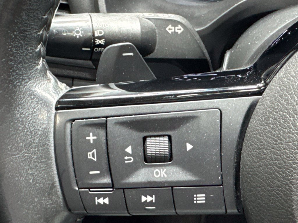Used 2023 Nissan Rogue SV w/ SV Premium B Package FWD image 10