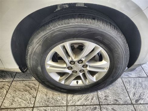 Used 2019 Buick Enclave Essence image 10