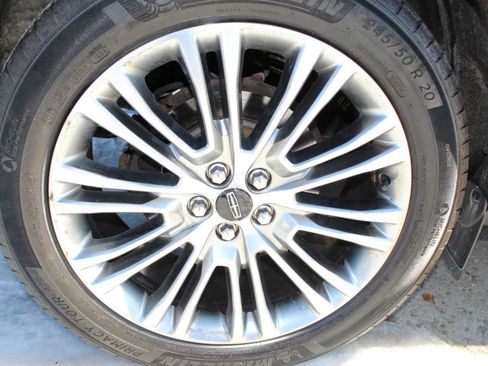 Used 2018 Lincoln MKX Reserve w/ Lincoln MKX Climate Package image 37