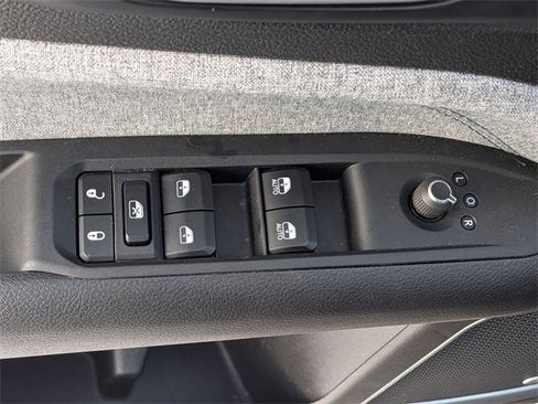 Certified 2023 Jeep Compass Latitude w/ Sun and Sound Group image 15