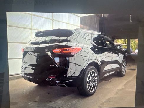 Used 2024 Chevrolet Blazer RS w/ LPO, Floor Liner Package FWD image 2