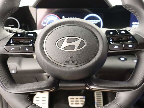Used 2025 Hyundai Elantra SEL FWD image 12