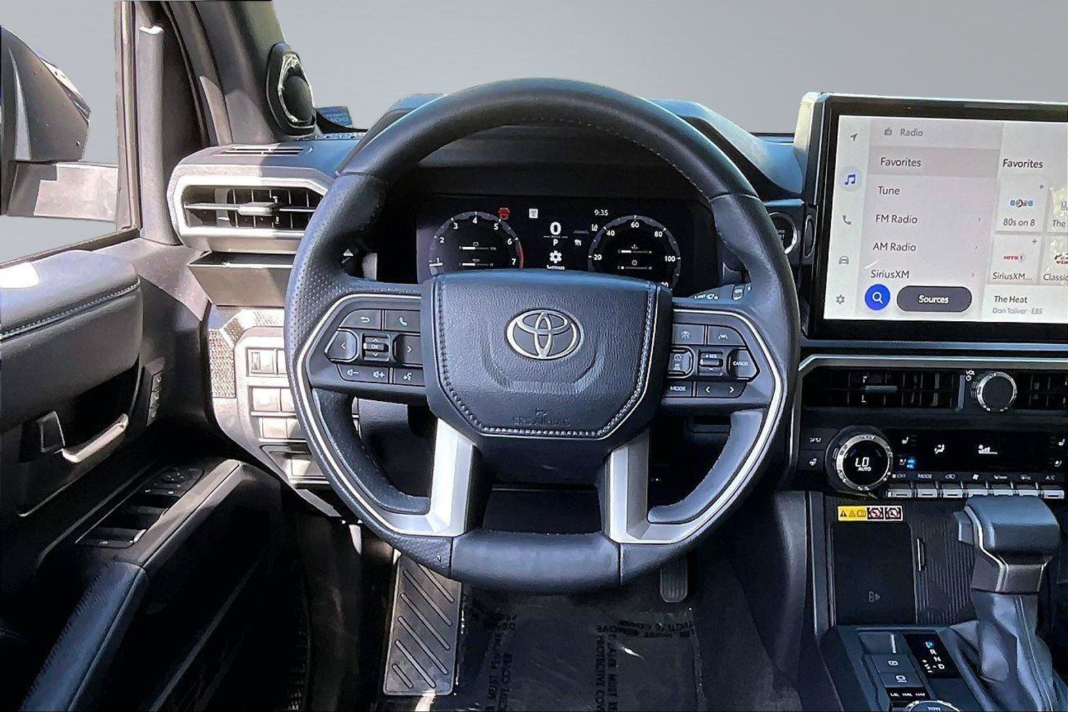 Used 2025 Toyota 4Runner Limited AWD/4WD image 5